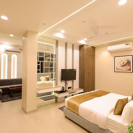 The Meera Hotel Ujjain Ngoại thất bức ảnh