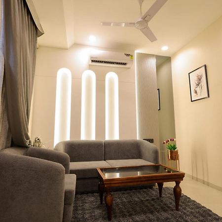 The Meera Hotel Ujjain Ngoại thất bức ảnh