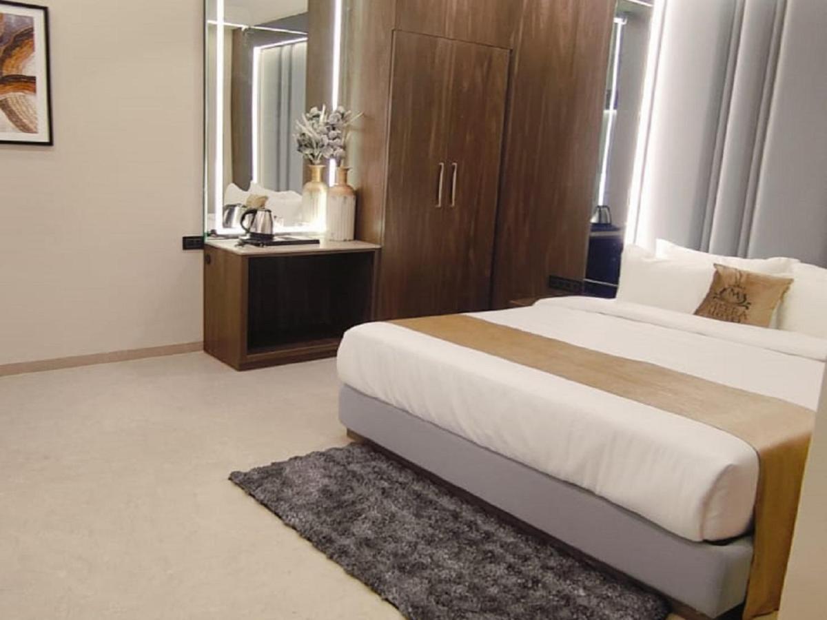 The Meera Hotel Ujjain Ngoại thất bức ảnh