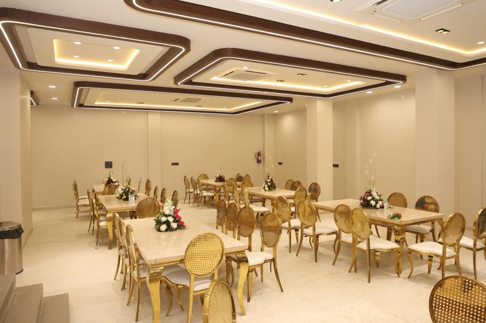 The Meera Hotel Ujjain Ngoại thất bức ảnh