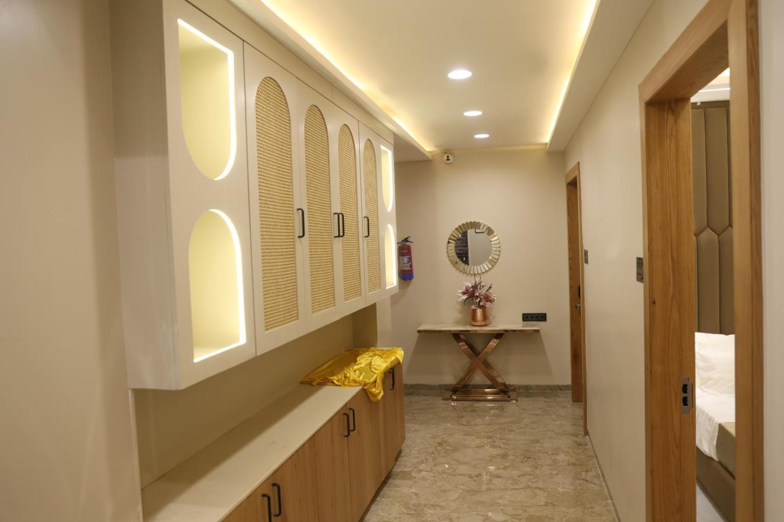 The Meera Hotel Ujjain Ngoại thất bức ảnh