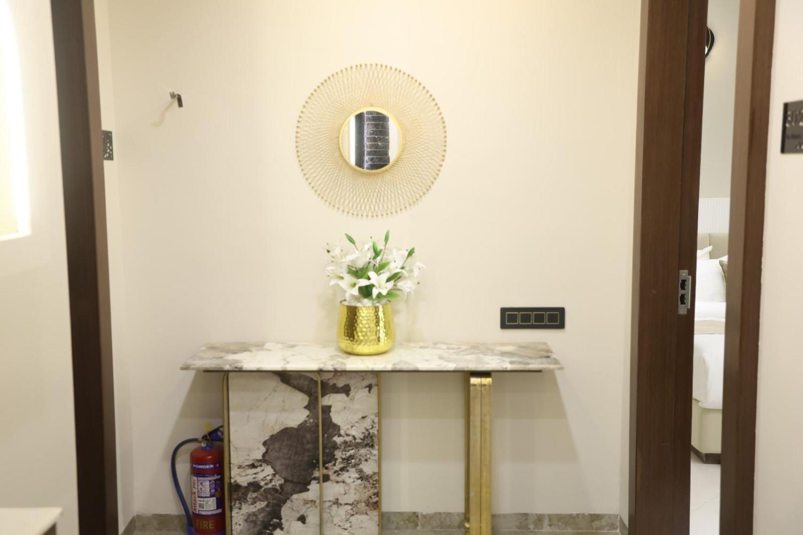 The Meera Hotel Ujjain Ngoại thất bức ảnh