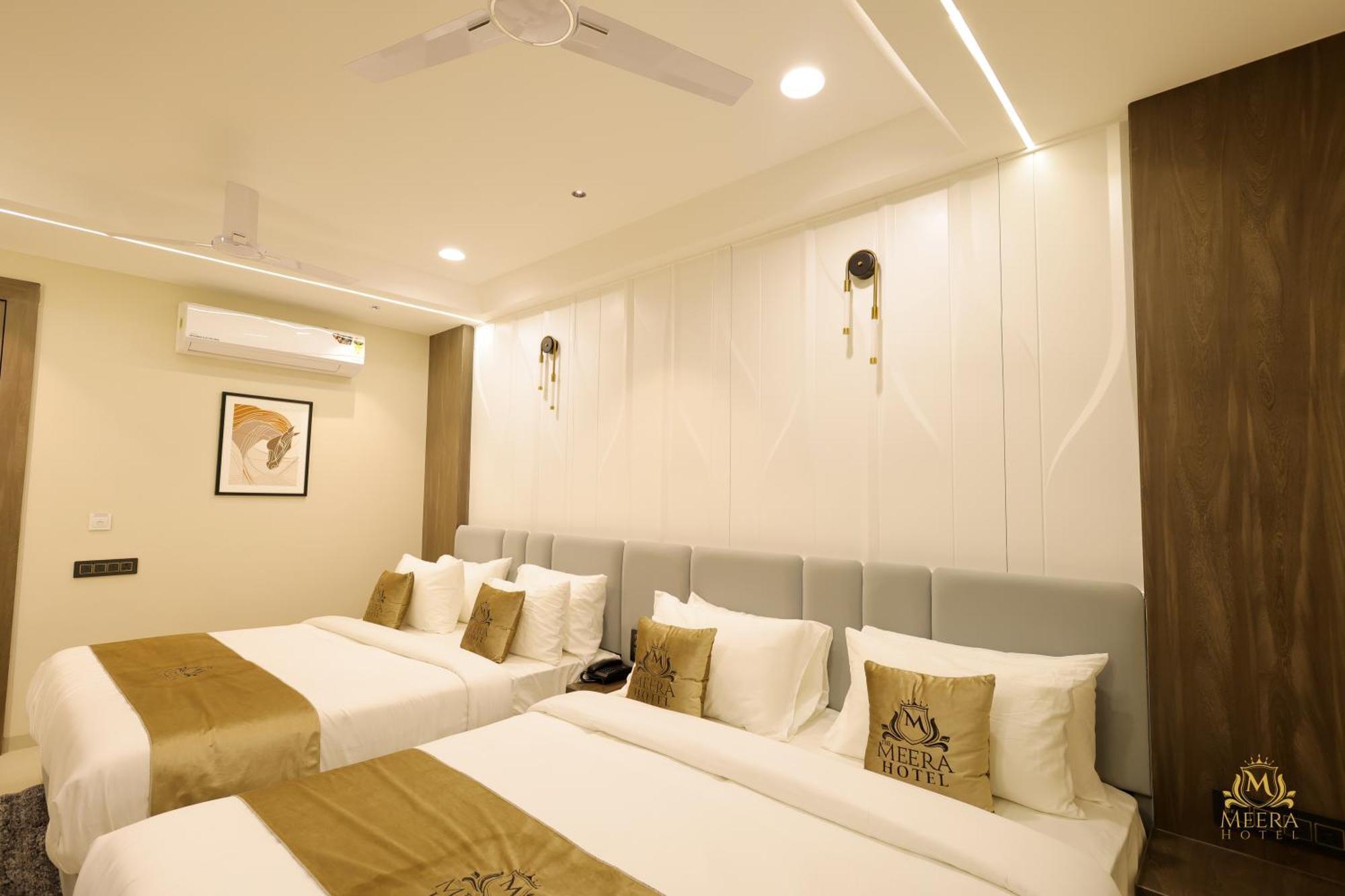 The Meera Hotel Ujjain Ngoại thất bức ảnh