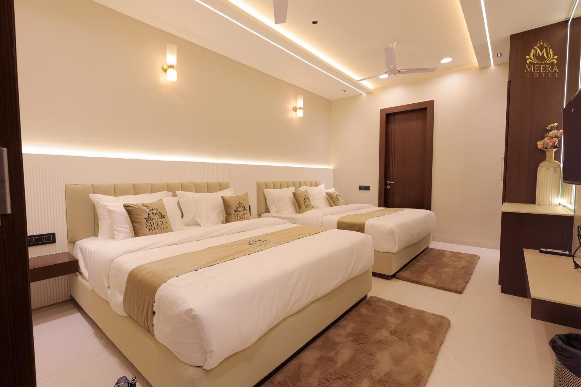 The Meera Hotel Ujjain Ngoại thất bức ảnh