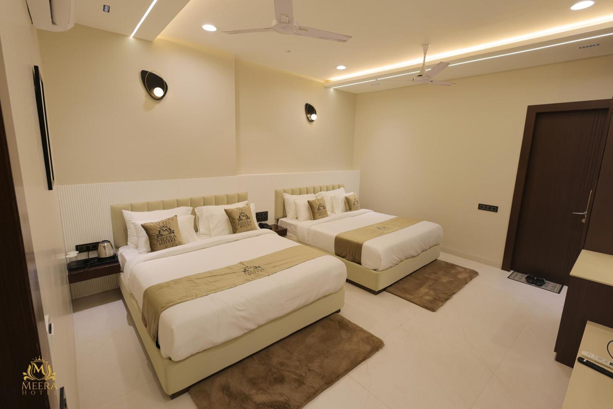 The Meera Hotel Ujjain Ngoại thất bức ảnh