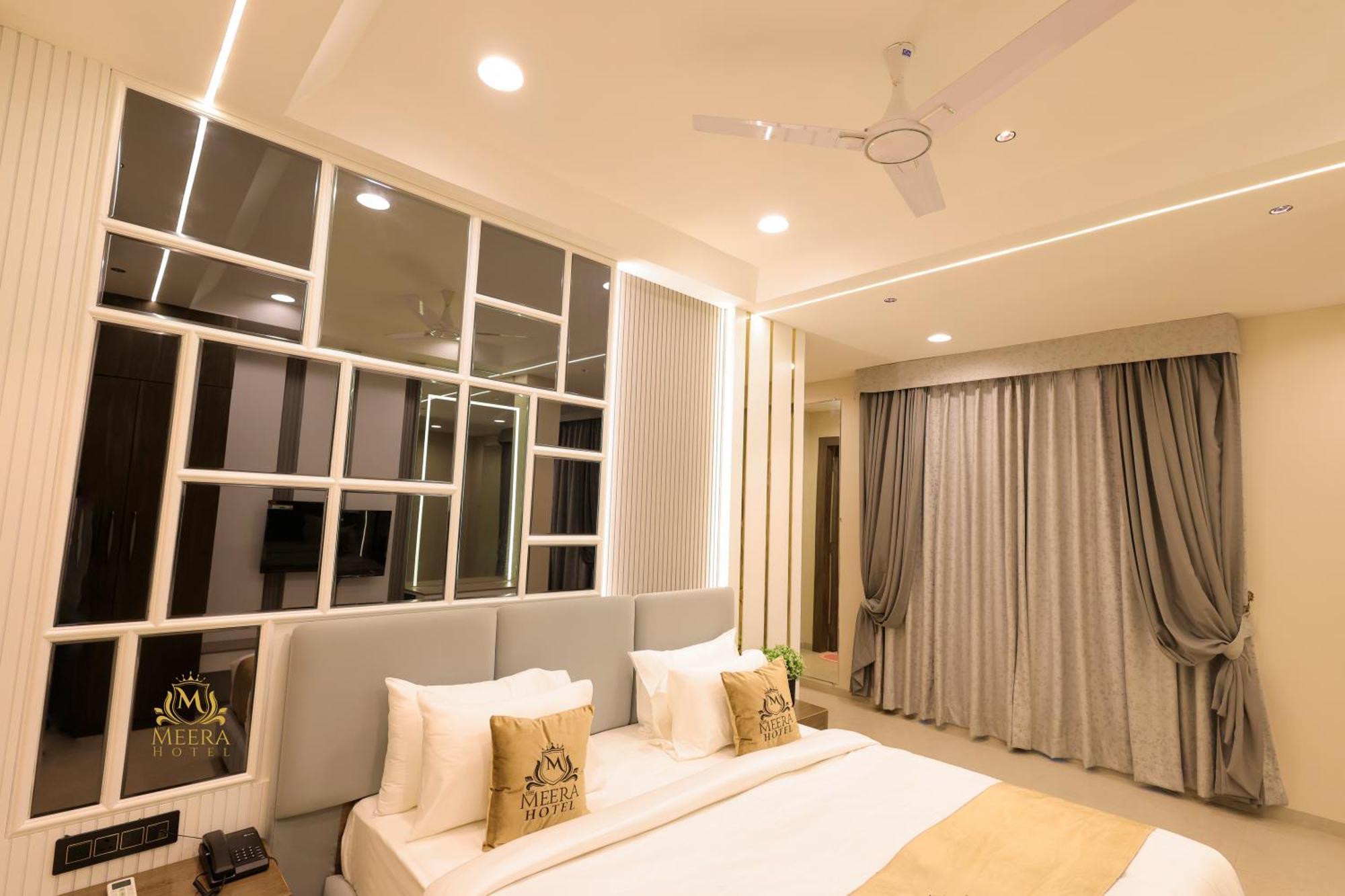 The Meera Hotel Ujjain Ngoại thất bức ảnh