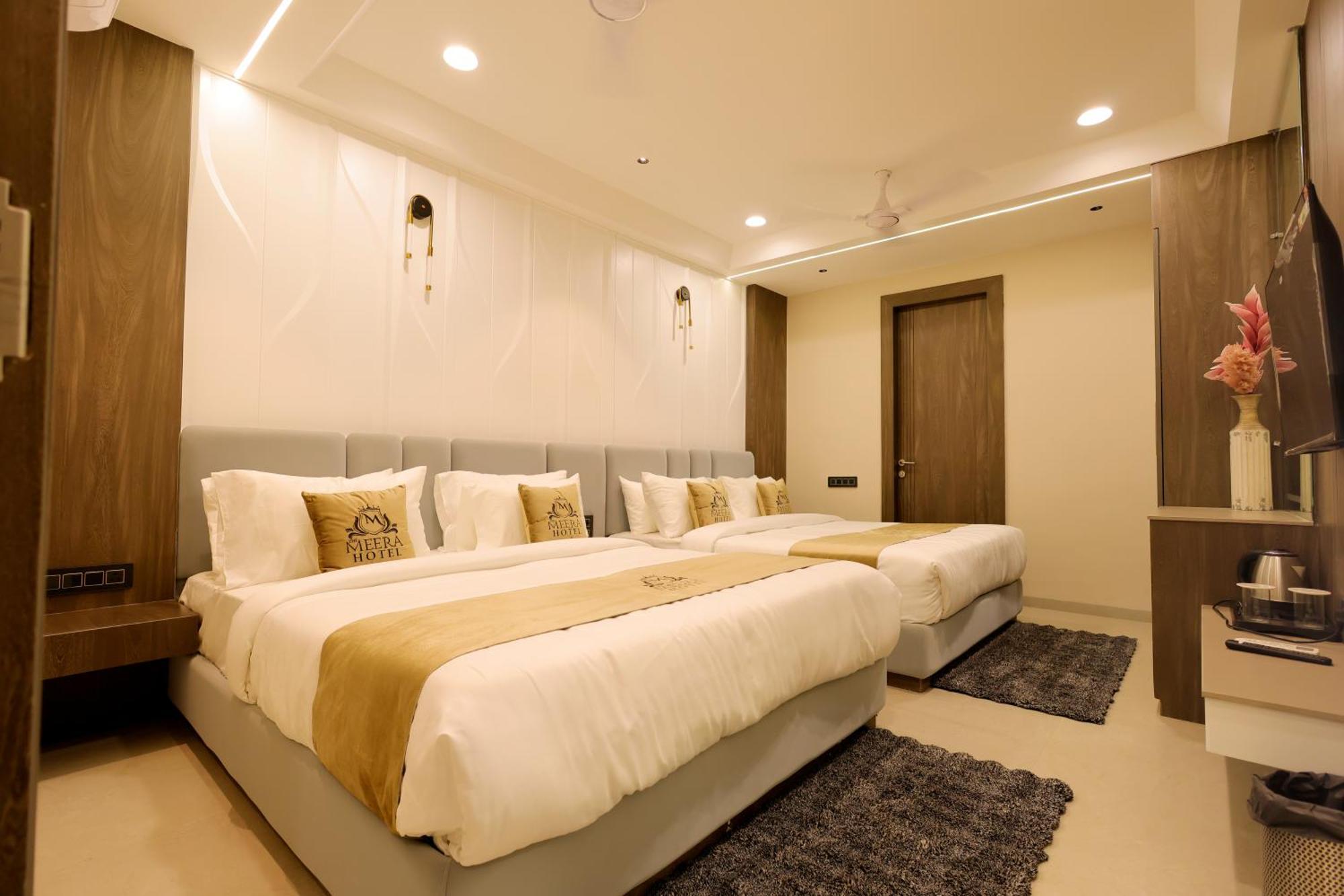 The Meera Hotel Ujjain Ngoại thất bức ảnh