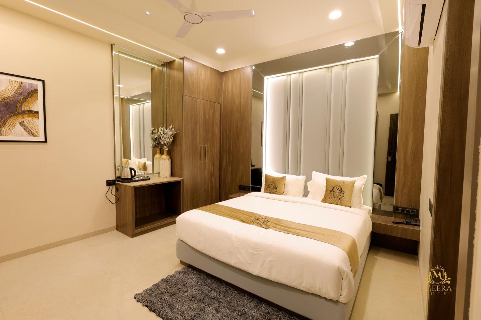 The Meera Hotel Ujjain Ngoại thất bức ảnh