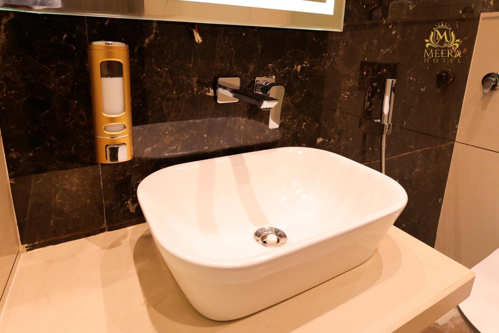 The Meera Hotel Ujjain Ngoại thất bức ảnh