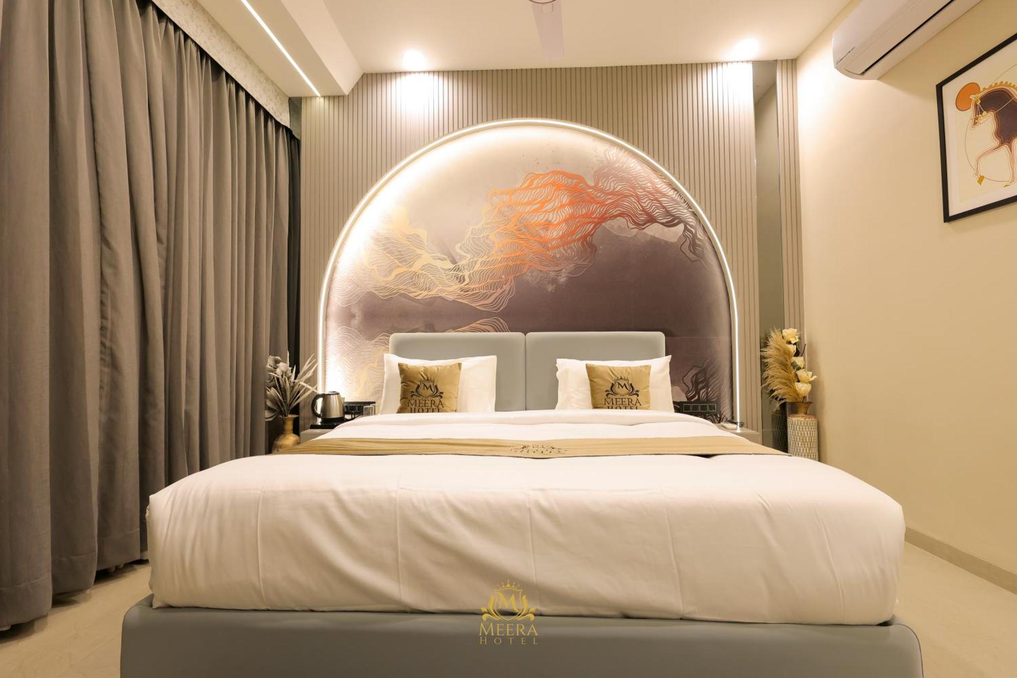 The Meera Hotel Ujjain Ngoại thất bức ảnh