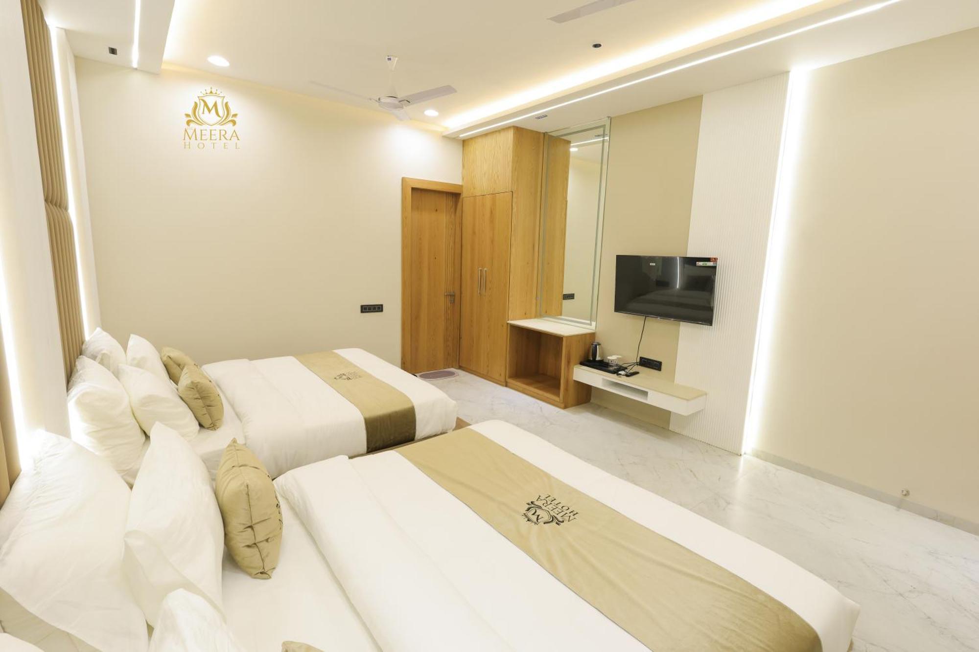 The Meera Hotel Ujjain Ngoại thất bức ảnh