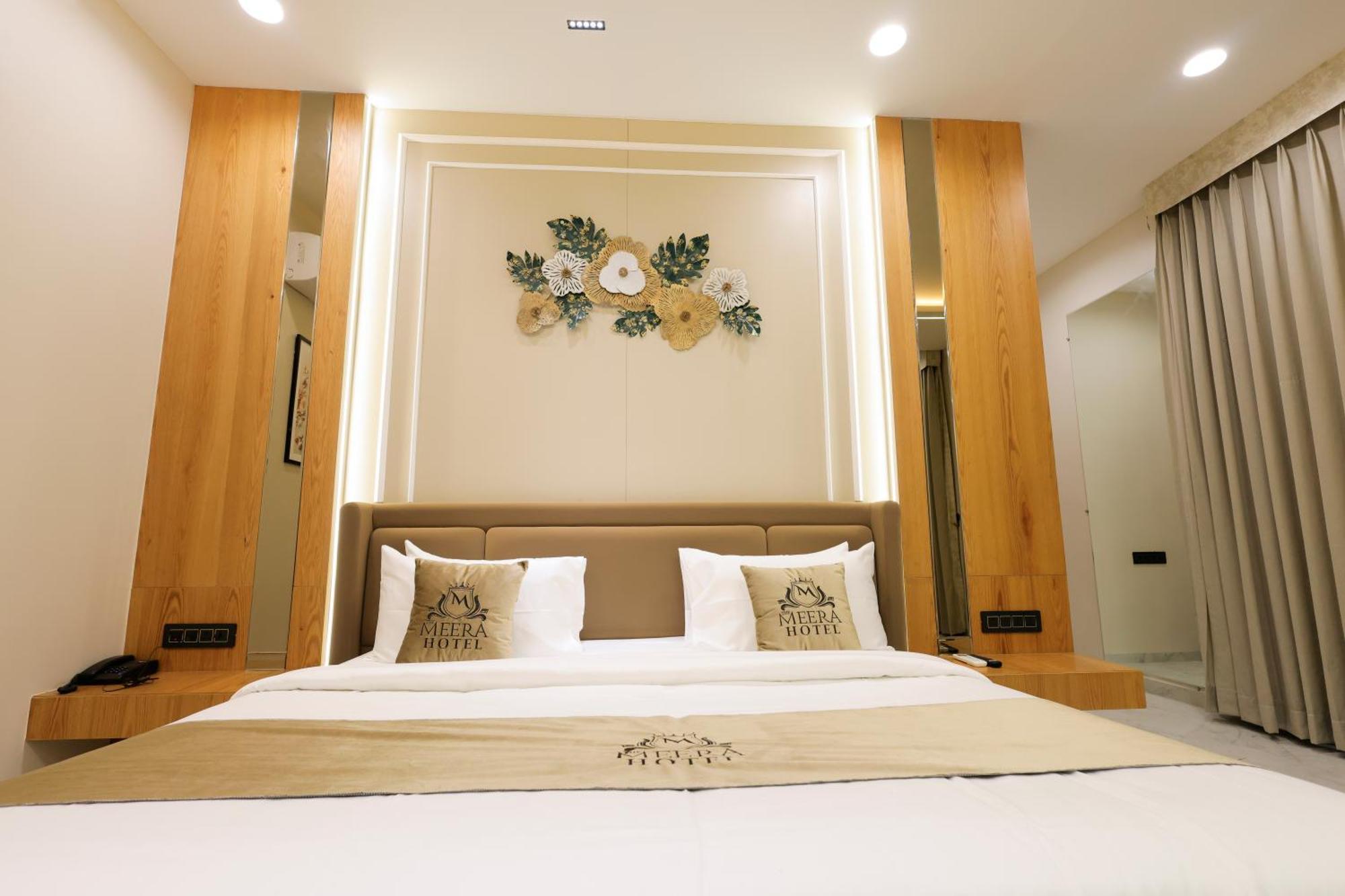 The Meera Hotel Ujjain Ngoại thất bức ảnh