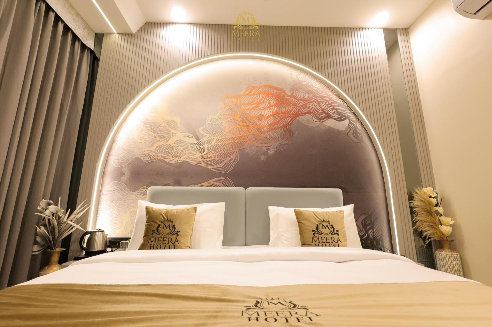 The Meera Hotel Ujjain Ngoại thất bức ảnh