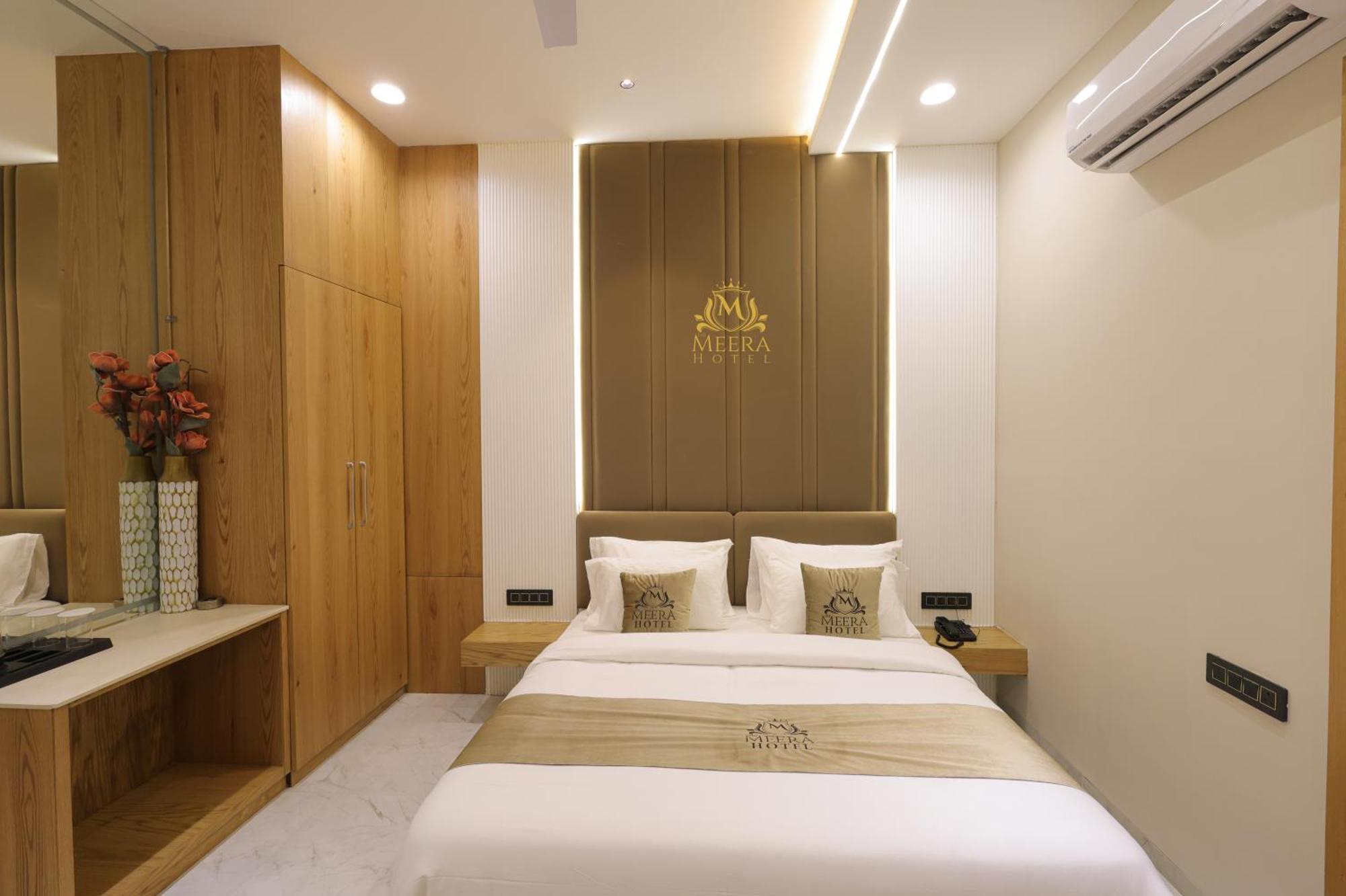 The Meera Hotel Ujjain Ngoại thất bức ảnh
