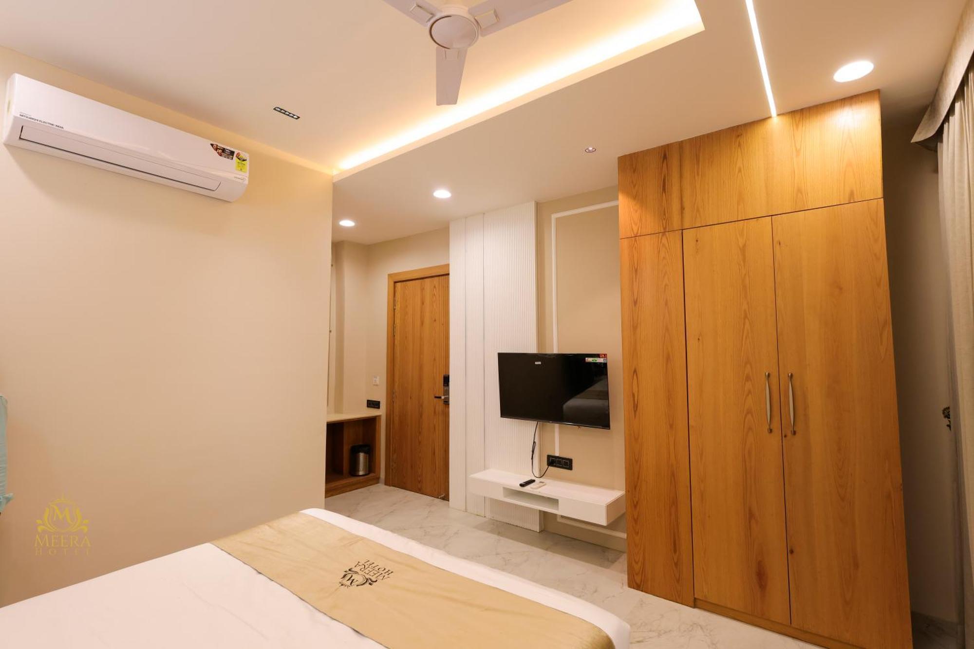 The Meera Hotel Ujjain Ngoại thất bức ảnh