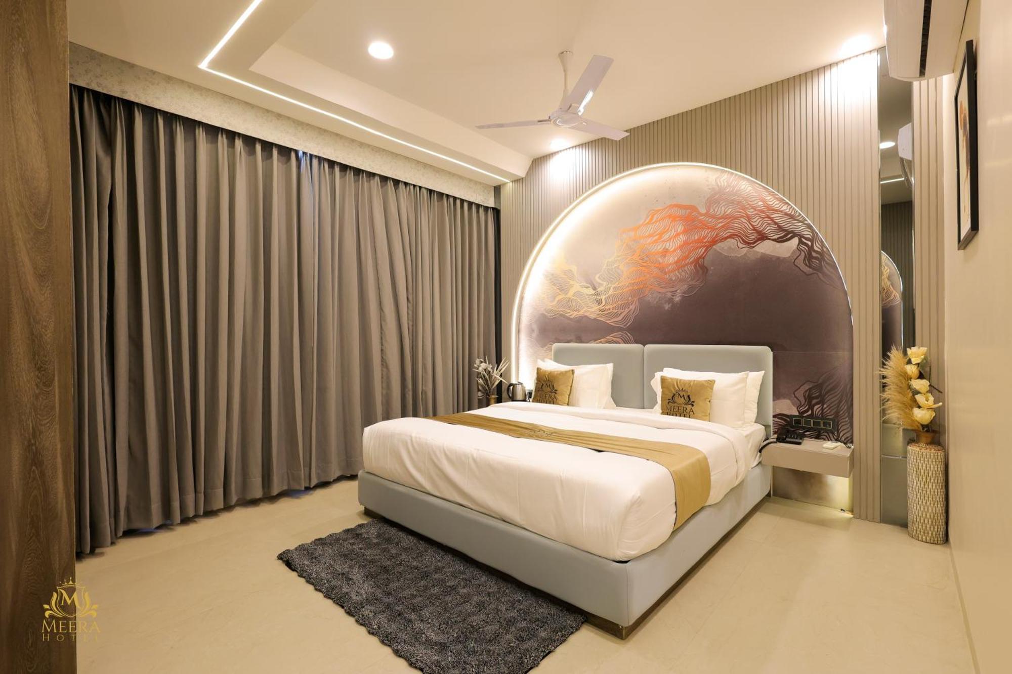 The Meera Hotel Ujjain Ngoại thất bức ảnh