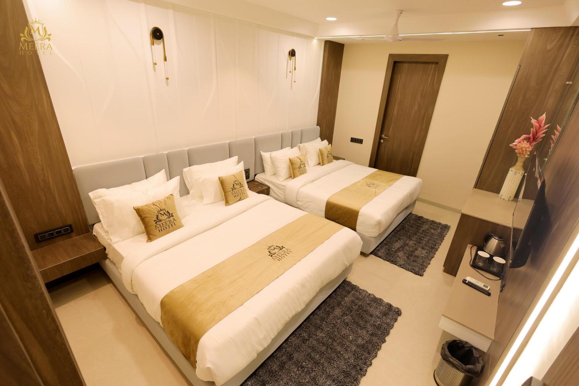 The Meera Hotel Ujjain Ngoại thất bức ảnh