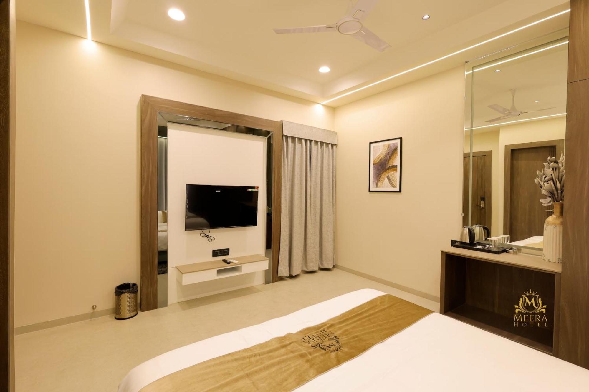 The Meera Hotel Ujjain Ngoại thất bức ảnh