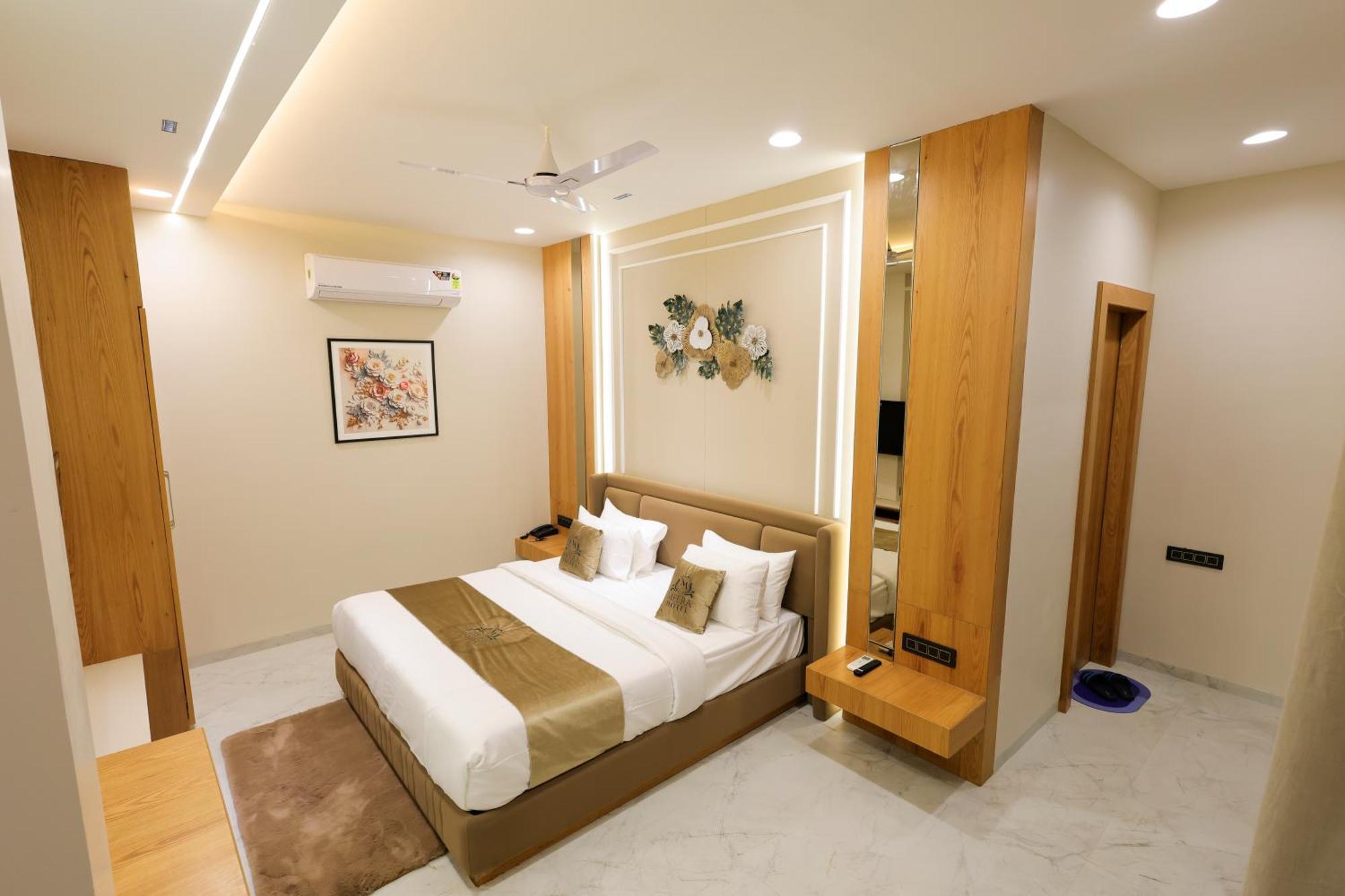 The Meera Hotel Ujjain Ngoại thất bức ảnh