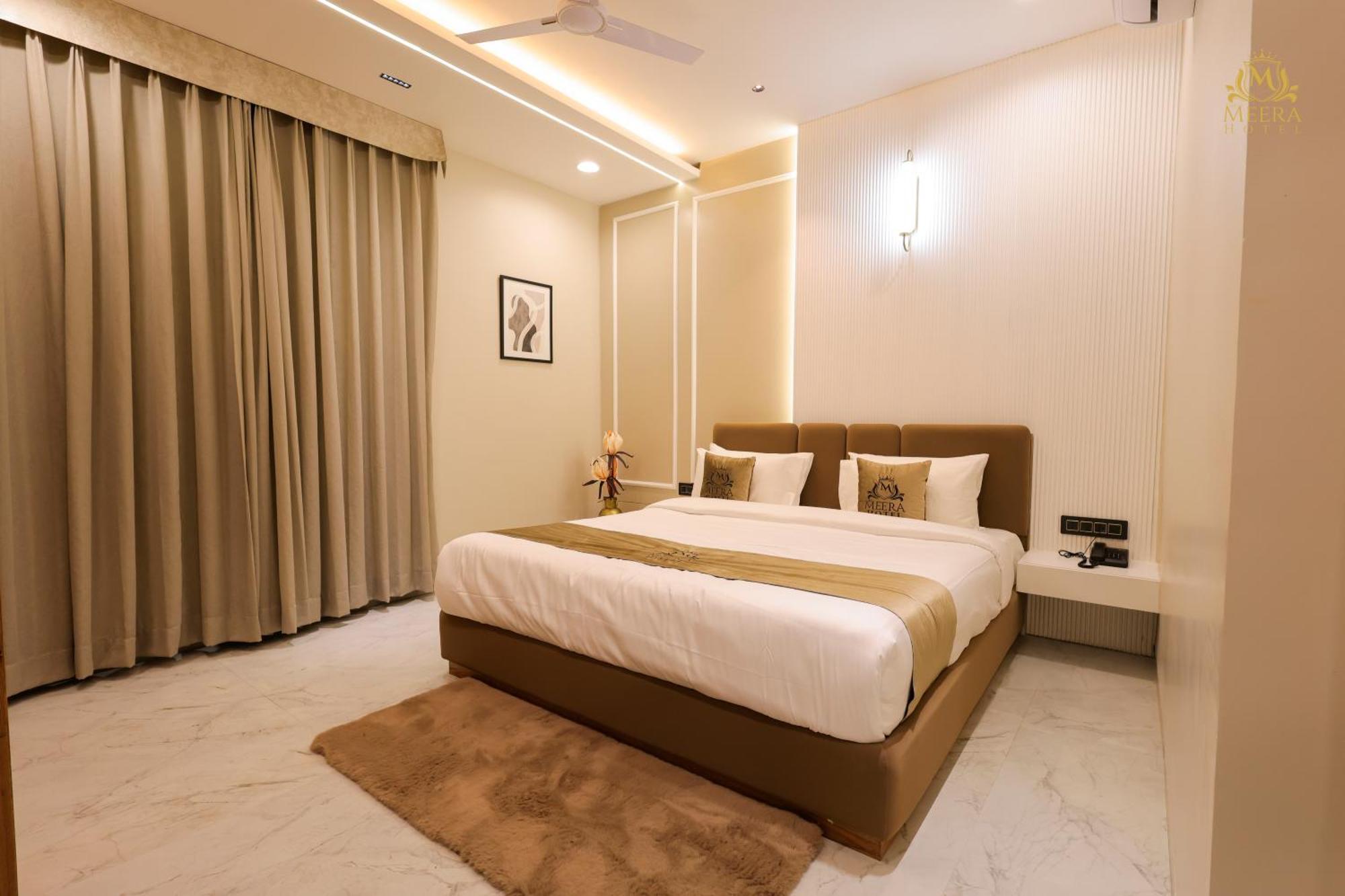 The Meera Hotel Ujjain Ngoại thất bức ảnh