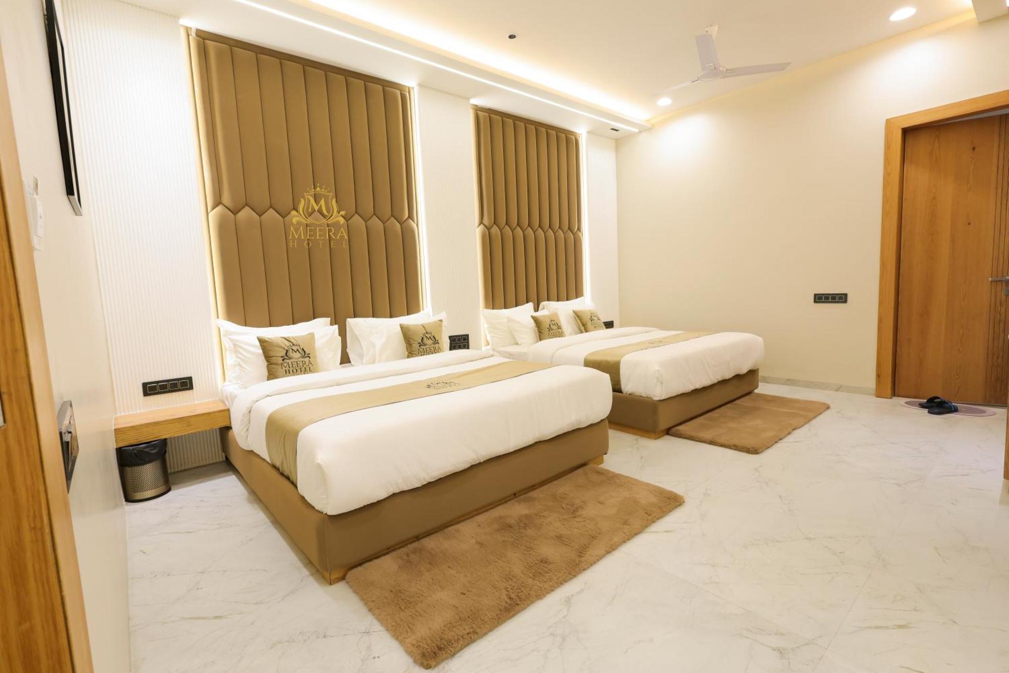 The Meera Hotel Ujjain Ngoại thất bức ảnh